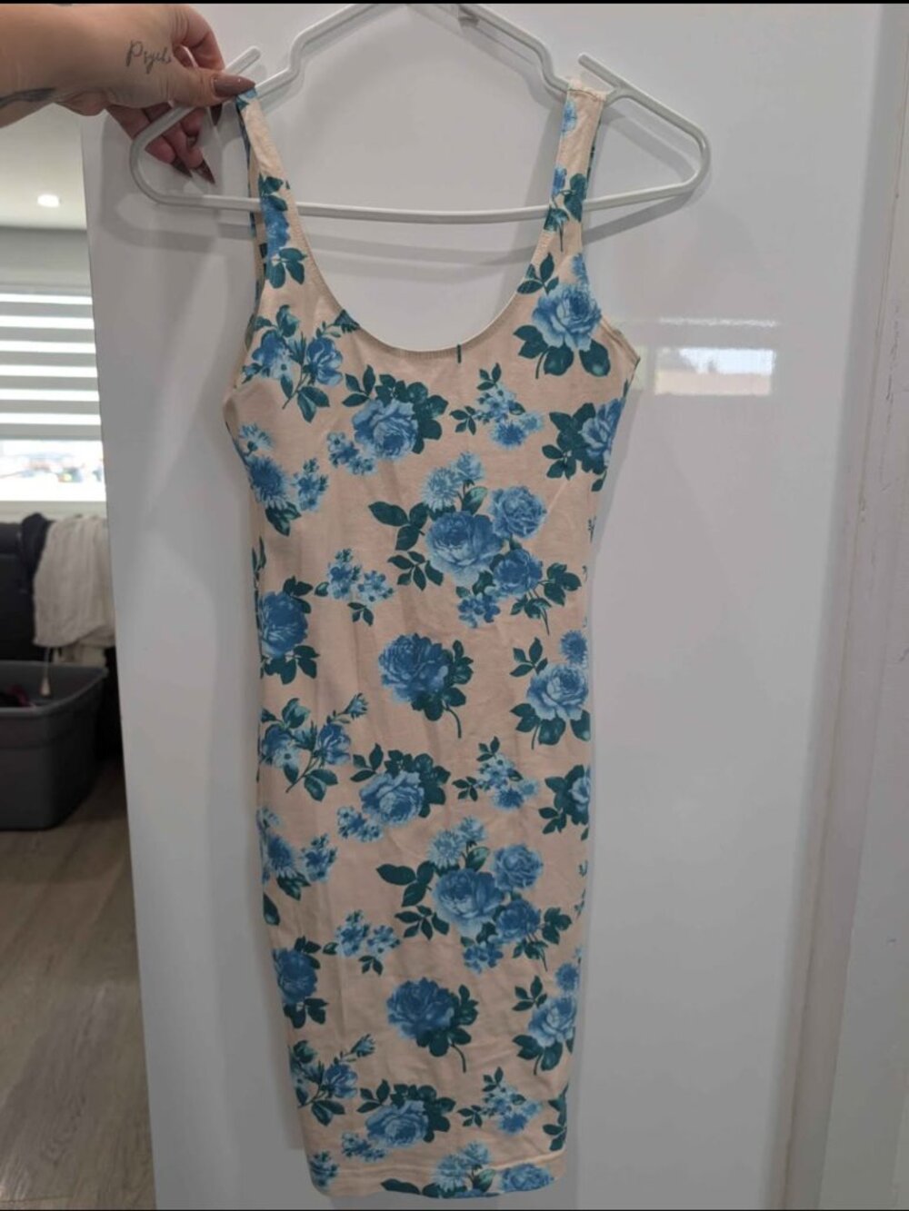 Backless bodycon dress